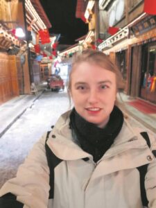 Paarlite tells of life in China