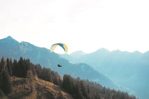 Paraglider falls on F’hoek Pass