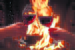 Skink ’n glas uit die Wynlande om braaivuur