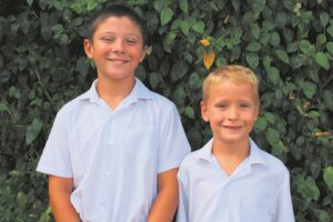 Hulle bring goud, silwer