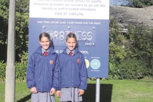 Susters bring medalje huis toe