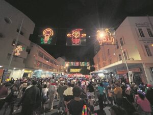 Festive street lights in Lady Grey Street officially switched on
