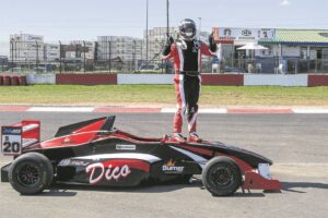 Dee-Jay en sy vuurwa doen dit weer