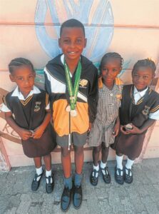 Magnolia-atlete wys hul slag op baan