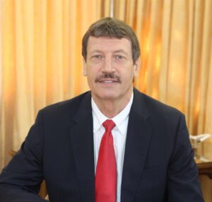 Drakenstein-stadsbestuurder van teistering, viktimisering beskuldig