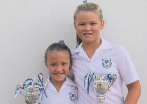 Sussies swem vir ’n vale