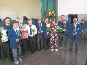 Kampioen-kwekers laat die krisante helder blom