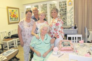 Anna sprankelend op 100