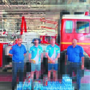 Tafelronde reik uit na brandweerdiens