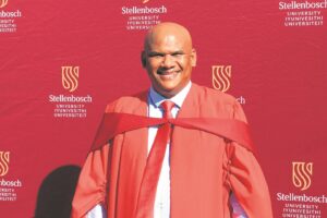 Paarliet verwesenlik sy droom met doktorsgraad