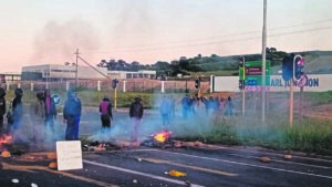 Electricity dispute: Protesters wreak havoc in Paarl and surrounds