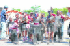 Blikkies-orkes laat Wellington se strate weergalm