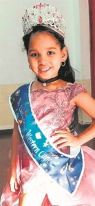 Mooie Kendall (6) ryg skoonheidstitels in