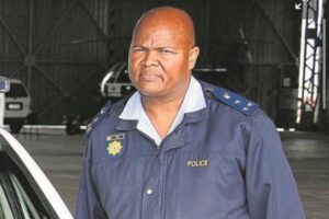 Voormalige polisiehoë gebruik glo ‘eie reg’ na sy pistool, rekenaar verdwyn