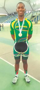 Duwayne laat die speke sing in Afrika