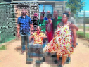 Gift of the Givers gee geskenk van mobiliteit