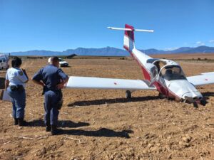 PAS IN: Ligte vliegtuig ploeg op Diemerskraal-vliegveld