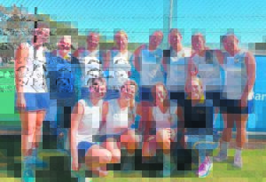 Larries hou bal in die lug