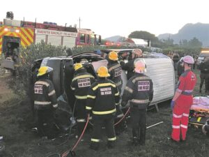 Een dood en een ernstig beseer toe taxi rol