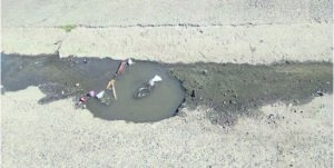 Stink wegloopwater pla inwoners