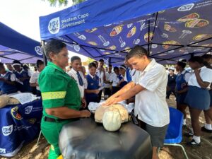 Wellingtonse skoliere leer oor nooddienste