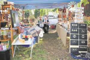 Enjoy or sell arts, crafts at Plaashek