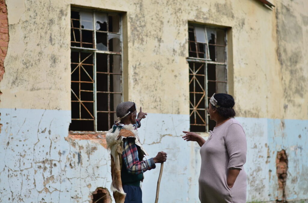 Die Khoisan-groep sê hulle wil die gevandaliseerde gebou na sy voormalige glorie herstel. Foto: Rasaad Adams