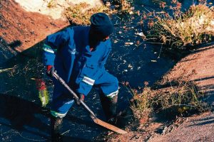 Stel húlle voltyds aan, vra Drakenstein-groep