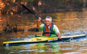 Kanomarathon: Beserings of nie, Oom Jannie (84) gaan roei