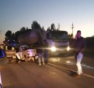 Man (30) dood, vrou beseer in botsing buite Wellington op R44