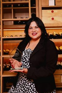 Formidabele vrou staan nie terug