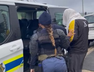 Franschhoek-polisie slaan vroegoggend toe op beweerde ‘sekspes’ se huis