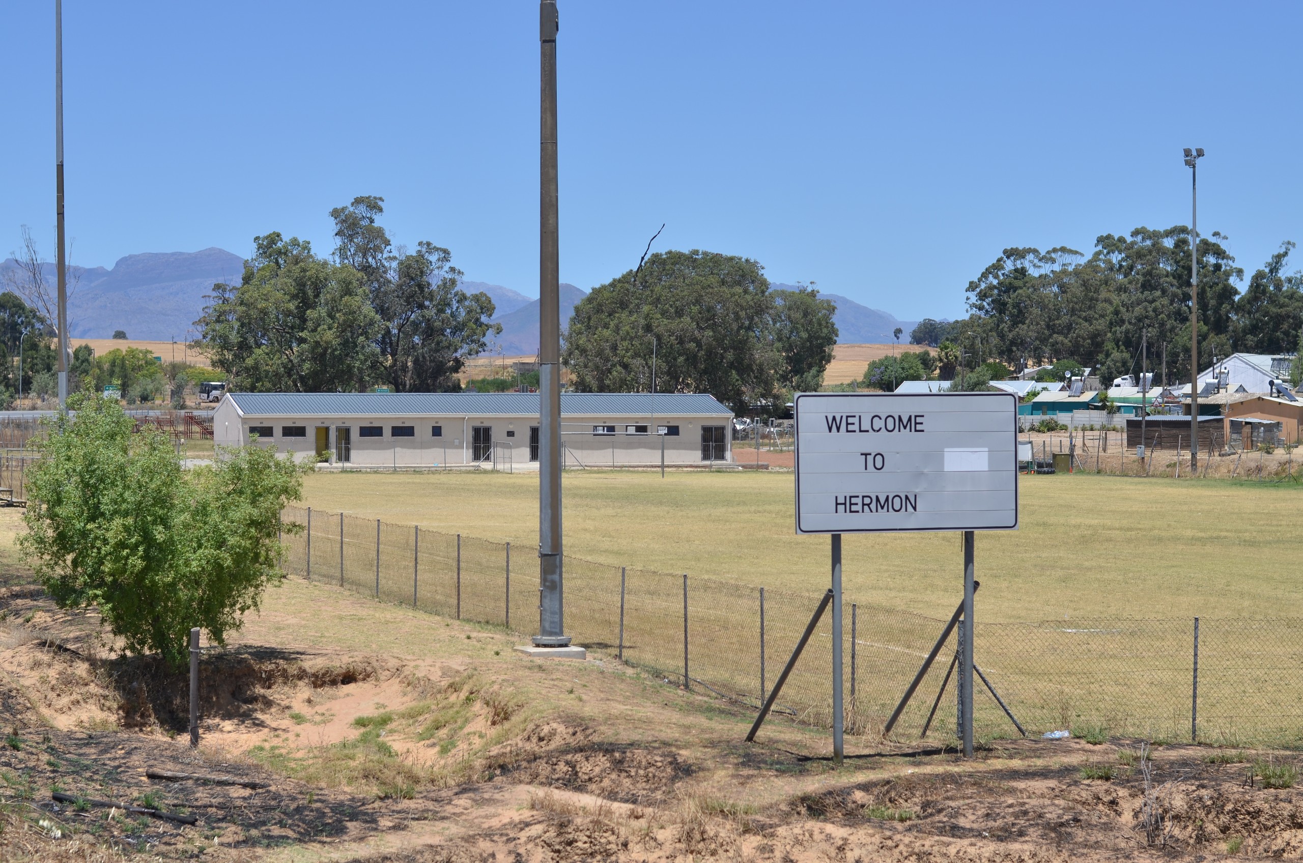 Hermon-rugbyklub pleit vir hulp met probleme by sportveld