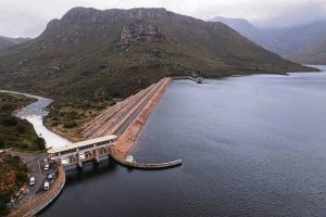 Damvlakke in die Drakenstein aan die daal, waarsku munisipaliteit