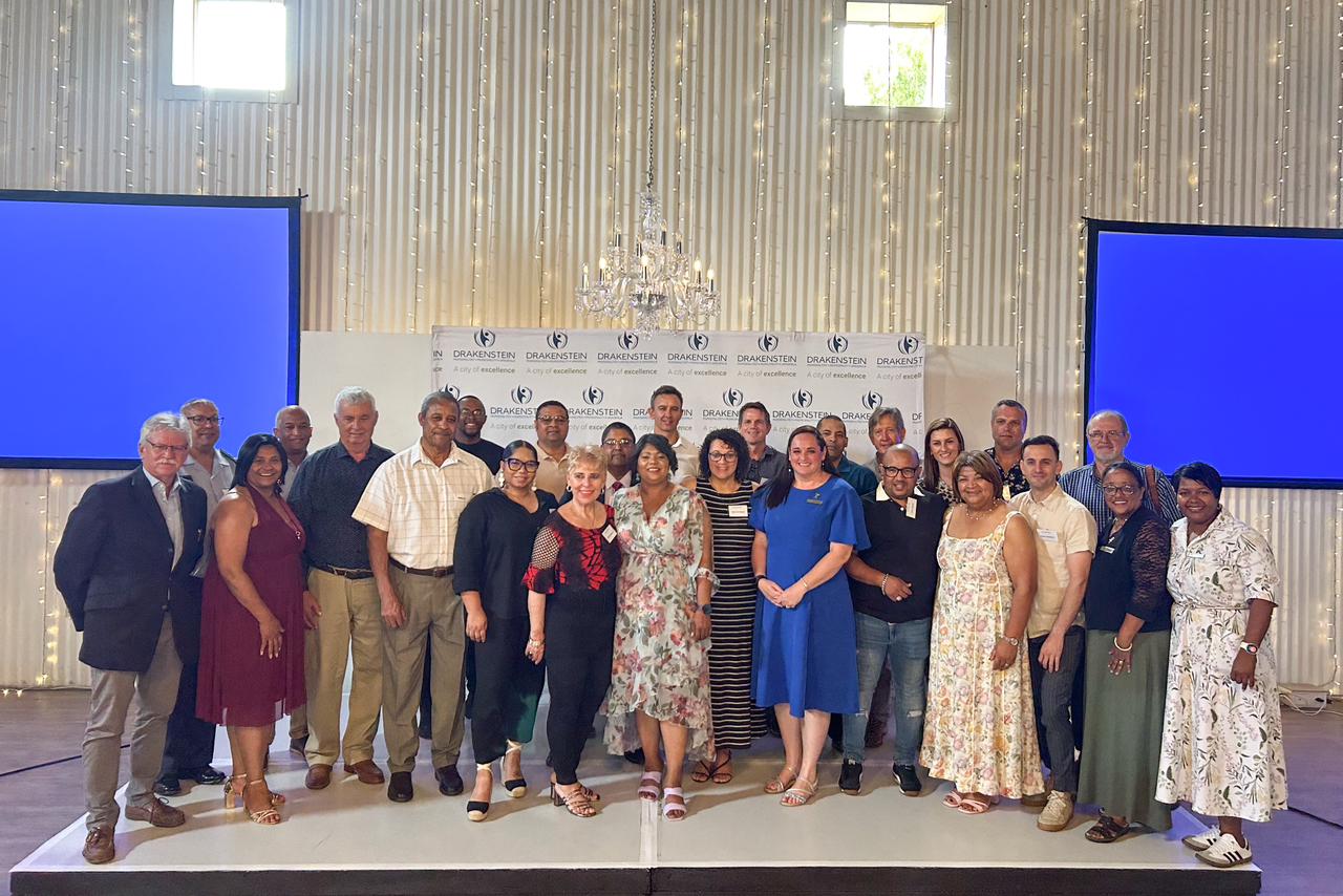 Burgemeester, toerisme en veiligheid praat oor feestyd