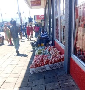 Onwettige informele handel bly kopseer in Paarl se sakekern