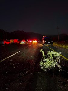 Two die in head-on collision between truck and car