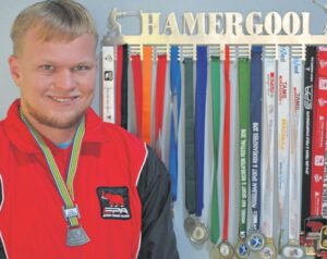 Dié student is ’n hamergooi-vegter