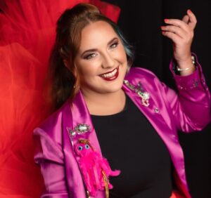 Mel die Storieverteller kom saai inspirasie en komiese verligting in die Baai