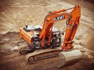 Bridge repairs along the R75 near Kariega