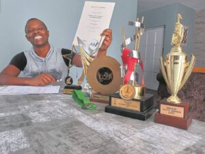 Multi-educated metro officer keeps chasing dreams