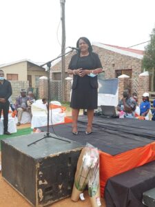 Mayor visits family of raped 10-year-old girl