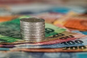 Five tips to get financially fit this summer