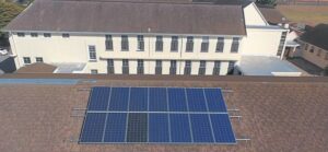 Son-energiestelsel aan Cillié geskenk