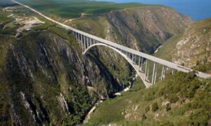 Retrieval of body from below Bloukrans Bridge continuing today