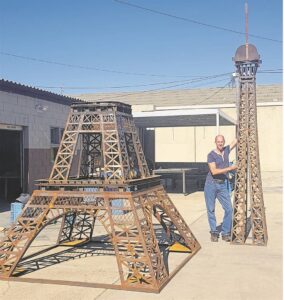 Bay artist creates Eiffel Tower replica in Parys