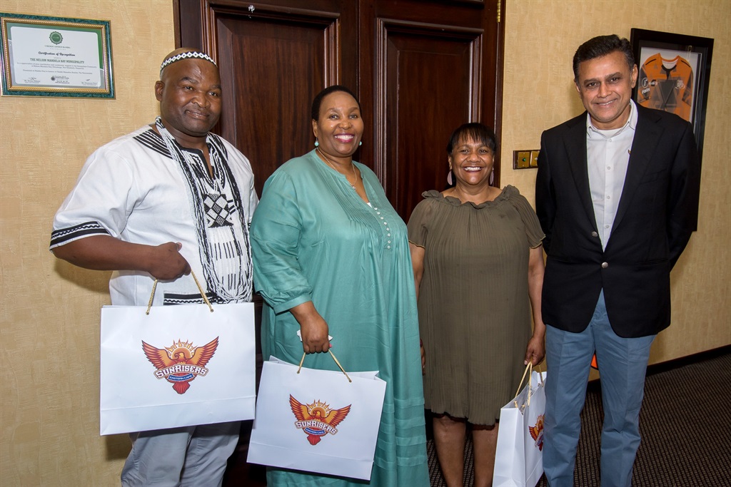 At the meeting of the metro and SunRisers Eastern 