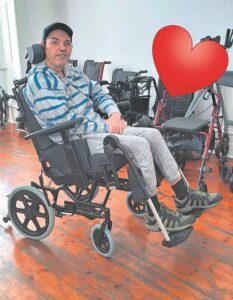 Lyle receives much-needed adapted wheelchair