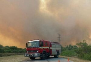UPDATE| Sardinia Bay still battling intense veld fires