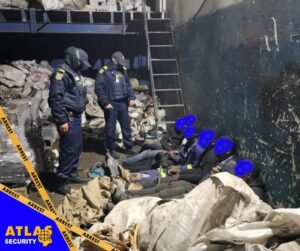 Suspects caught red-handed by private security during business robbery